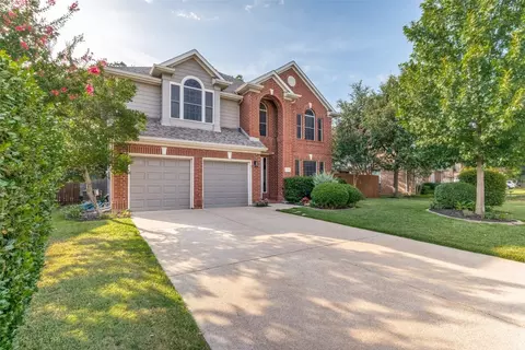 516 Austin Creek Dr, Grapevine, TX 76051