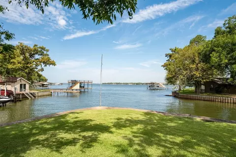 231 Cawthon Dr, Mabank, TX 75156
