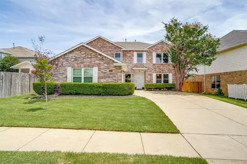 8233 Summerview Ct, Fort Worth, TX 76123