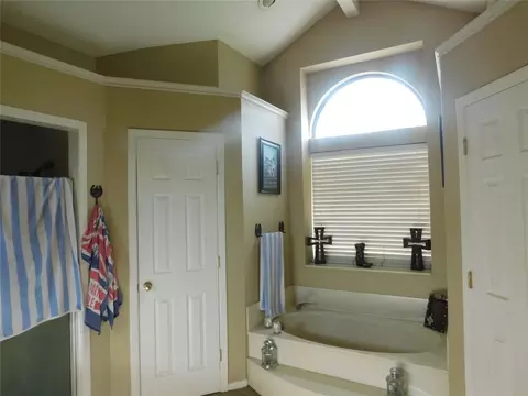 508 Castlegate St, Howe, TX 75459 photo 7