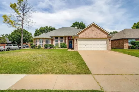 301 Vera Dr, Burleson, TX 76028