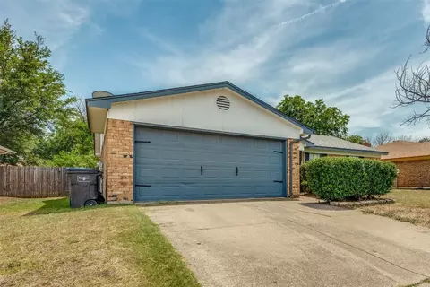 2733 Southpark Ln, Fort Worth, TX 76133