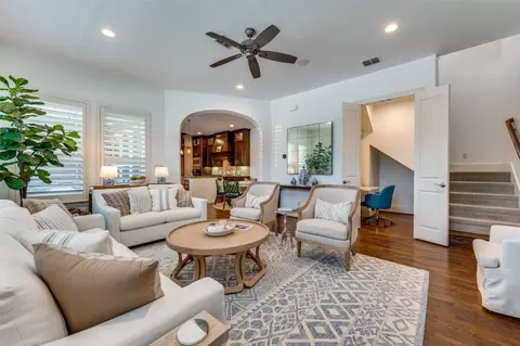 722 E Main St, Coppell, TX 75019 photo 3
