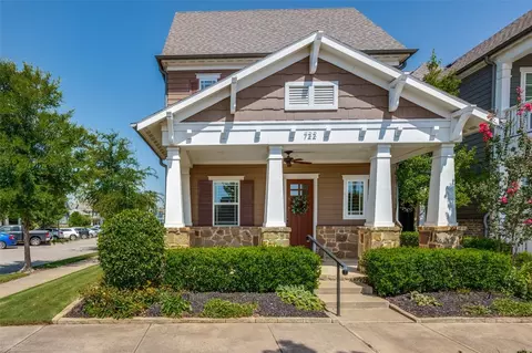 722 E Main St, Coppell, TX 75019