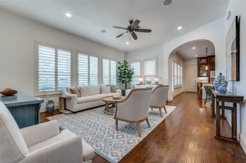 722 E Main St, Coppell, TX 75019 photo 4