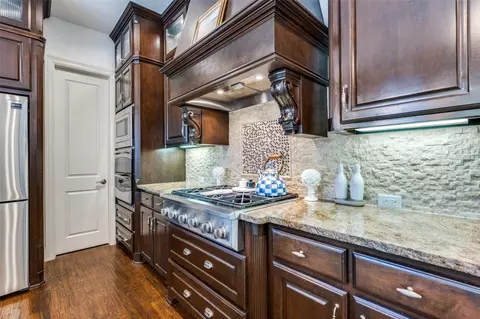 722 E Main St, Coppell, TX 75019 photo 5