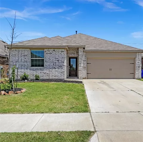 800 Willow Ln, Royse City, TX 75189