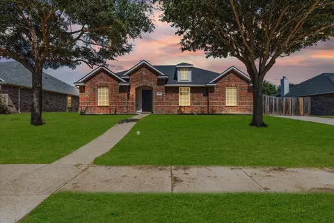 205 Sandy Way, Red Oak, TX 75154