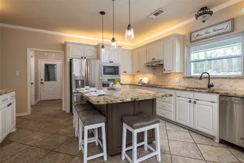 5505 Greenview Ct, North Richland Hills, TX 76148