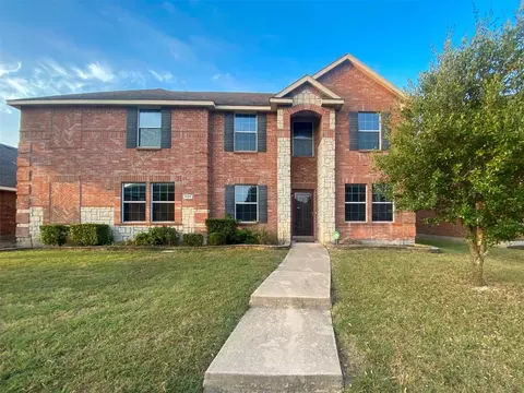 707 Locustberry Dr, Red Oak, TX 75154