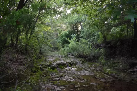 8 County Road 410, Gainesville, TX 76240