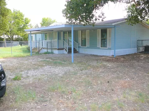 604 Newsom Rd, Azle, TX 76020