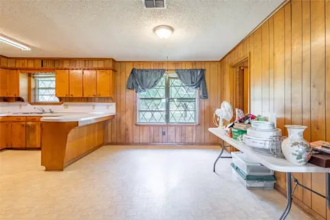 505 S Main St, Ector, TX 75439 photo 11