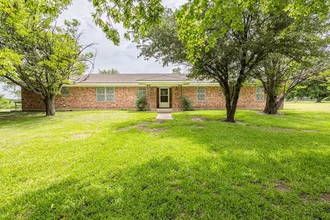 505 S Main St, Ector, TX 75439