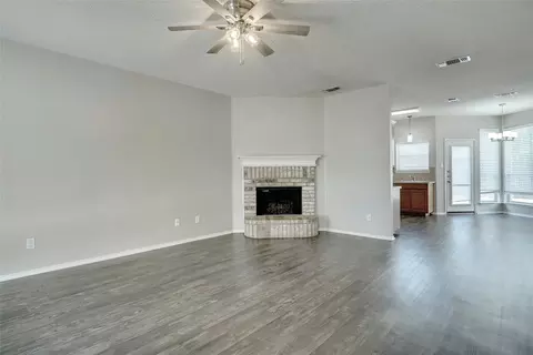 641 Crystal Brook Dr, Saginaw, TX 76179
