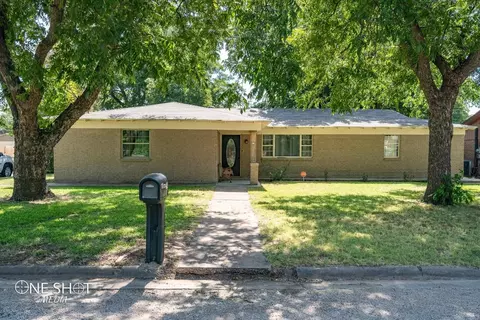 501 Ridgeway St, Clyde, TX 79510
