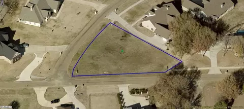 220 Cape Shore Dr, Mabank, TX 75143