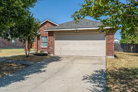 1320 Krista Dr, Burleson, TX 76028