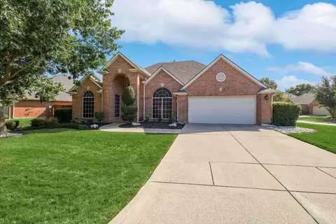 2 Avalon Dr, Trophy Club, TX 76262
