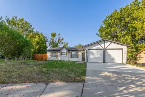 700 S Hunters Glen Cir, Arlington, TX 76015