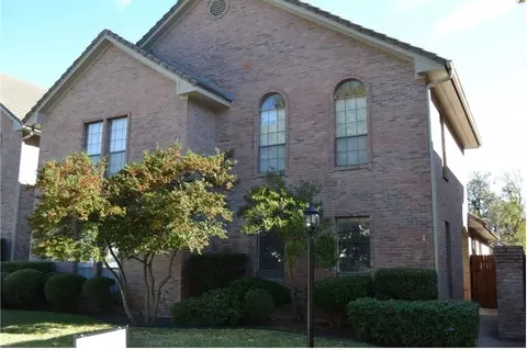 1303 Belle Pl, Fort Worth, TX 76107