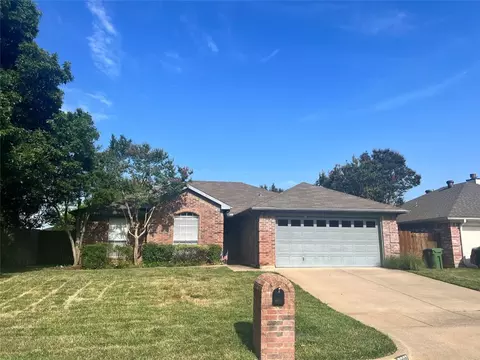 7607 Redmont Dr, Arlington, TX 76001