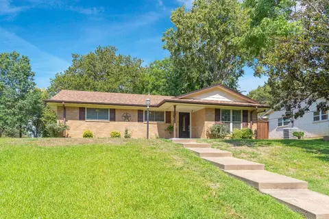 617 Edwards Dr, Denison, TX 75020