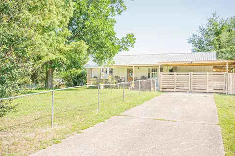 14042 Saylors St, Brownsboro, TX 75756