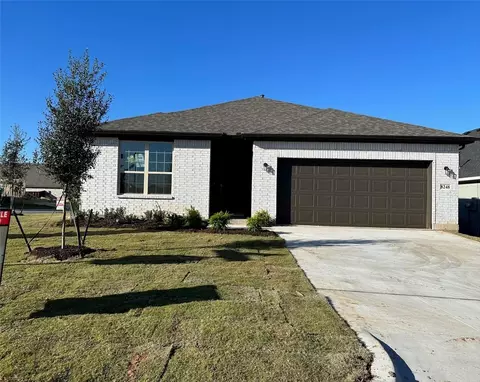 8248 Tomcat Trl, Godley, TX 76044