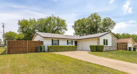 3016 Briarwood Dr, Plano, TX 75074