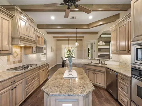 408 E Vaughn Rd, Cleburne, TX 76031 photo 9
