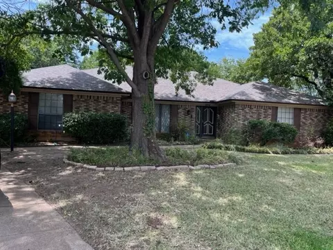 2611 Cloud Ct, Arlington, TX 76017