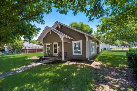 613 S Bois Darc St, Forney, TX 75126