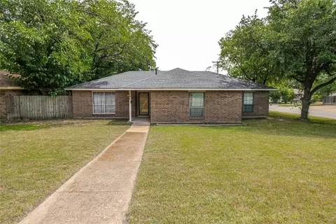 246 W Center St, Duncanville, TX 75116