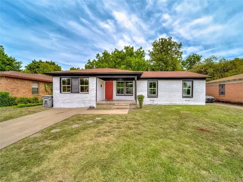 1353 Owega Ave, Dallas, TX 75216