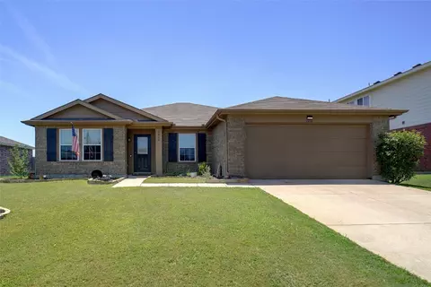1414 Feather Crest Dr, Krum, TX 76249