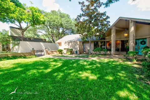 4 Trafalgar Sq, Abilene, TX 79605
