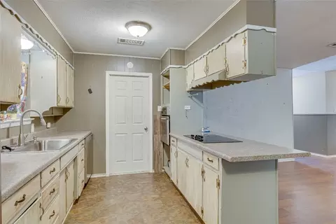 508 E Redbud Dr, Hurst, TX 76053 photo 6