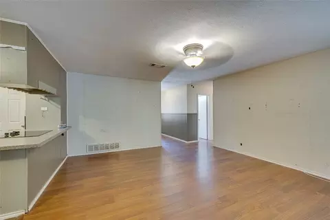 508 E Redbud Dr, Hurst, TX 76053 photo 10