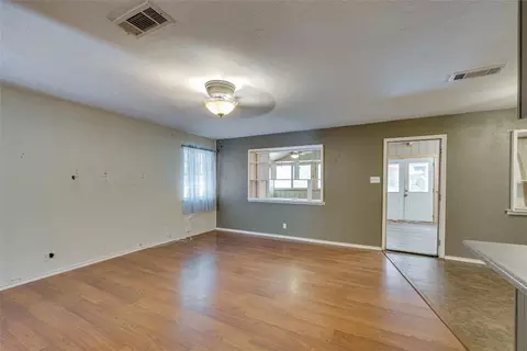 508 E Redbud Dr, Hurst, TX 76053 photo 9