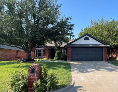 2533 John Dr, Denton, TX 76207