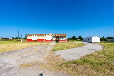 100 Salt Lick Ct, Springtown, TX 76082
