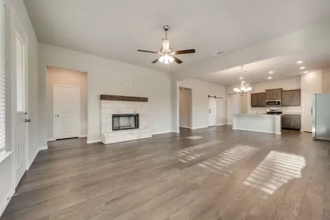 417 Smith Rd, Springtown, TX 76082 photo 10
