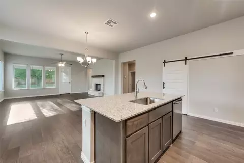 417 Smith Rd, Springtown, TX 76082 photo 9