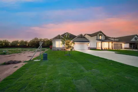 417 Smith Rd, Springtown, TX 76082 photo 3