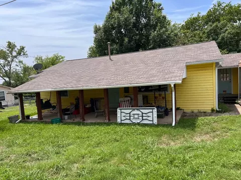 312 S Morrow St, Blue Ridge, TX 75424