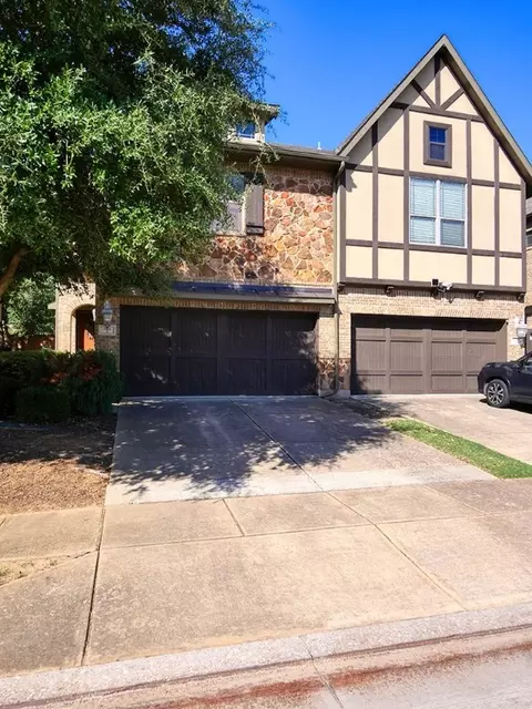 936 Brook Forest Ln, Euless, TX 76039