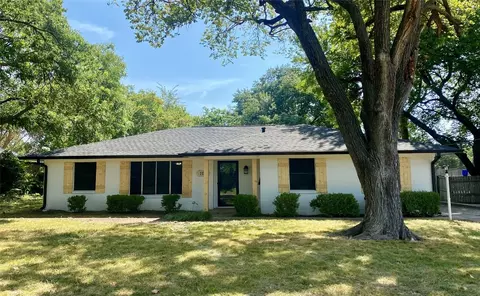 108 Line Dr, Gainesville, TX 76240