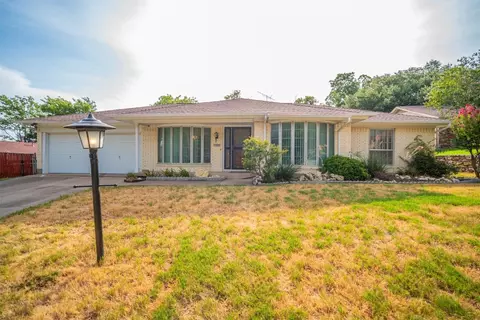 7305 Pinehurst W Dr, Fort Worth, TX 76134