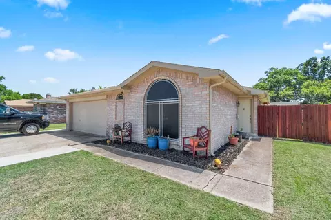12252 China Lake Dr, Dallas, TX 75253